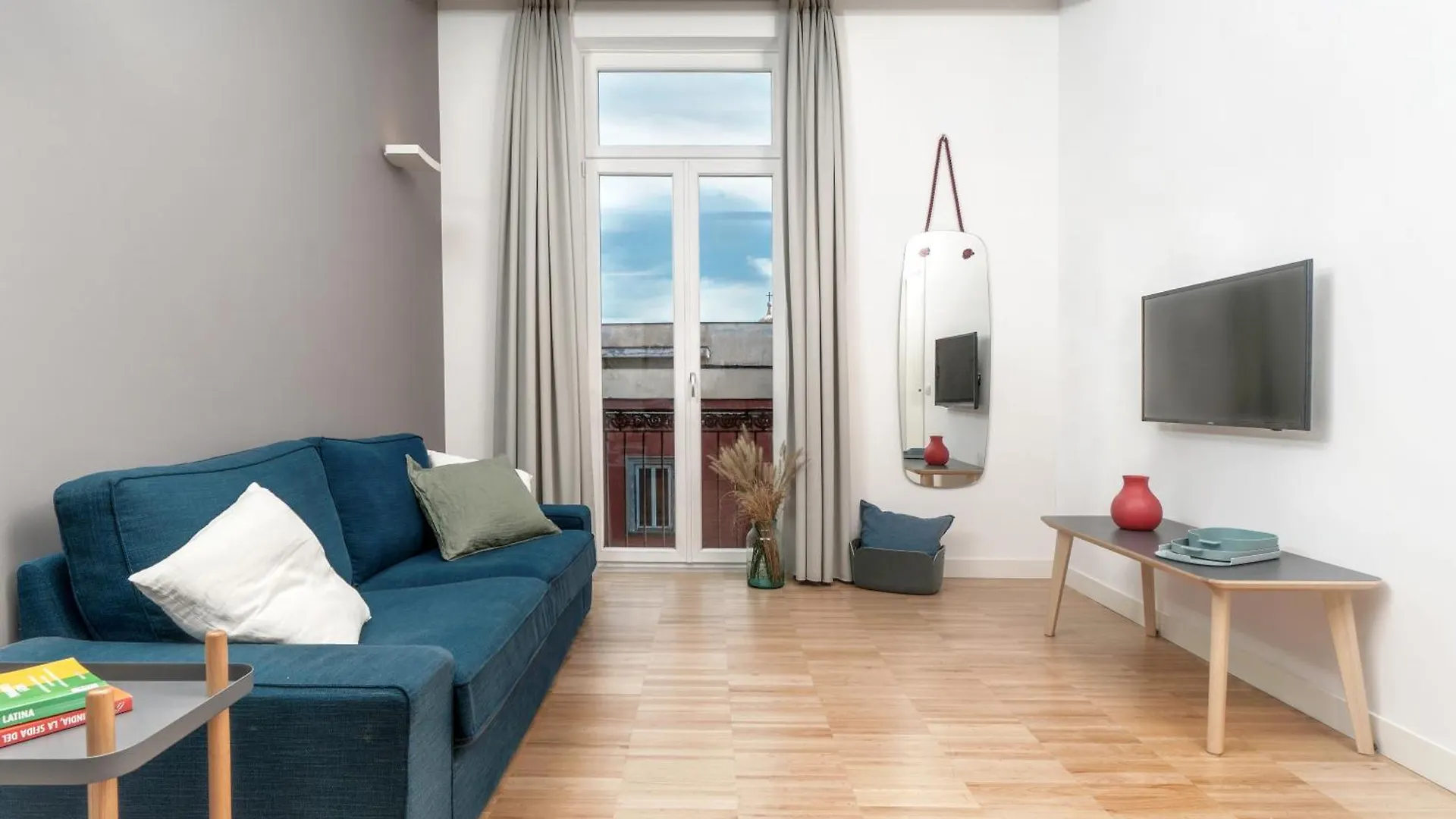 Hotel Piazza Bellini & Apartments Naples 3*,