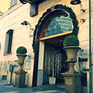 Hotel Eden, Neapol