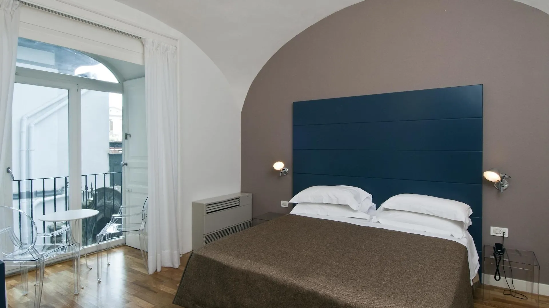 נאפולי Hotel Piazza Bellini & Apartments