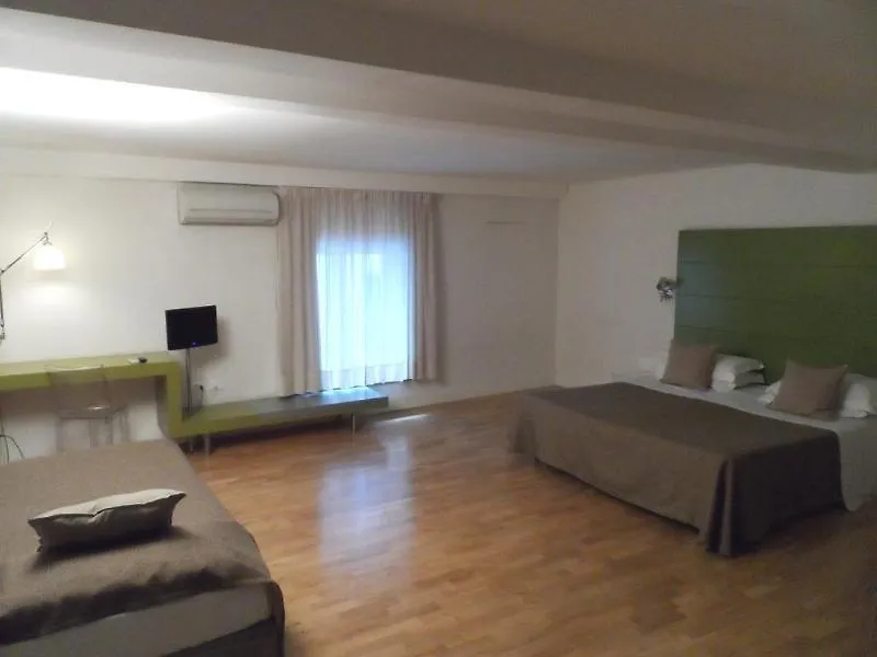 נאפולי Hotel Piazza Bellini & Apartments